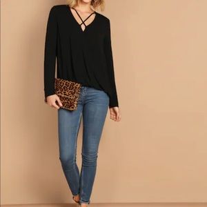 Long Sleeves V Neck Criss Cross Neck T Shirt Blk